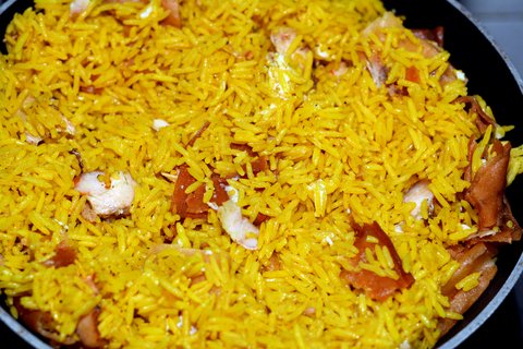 dreamstime_xs_256701869 yellow rice shawarma1