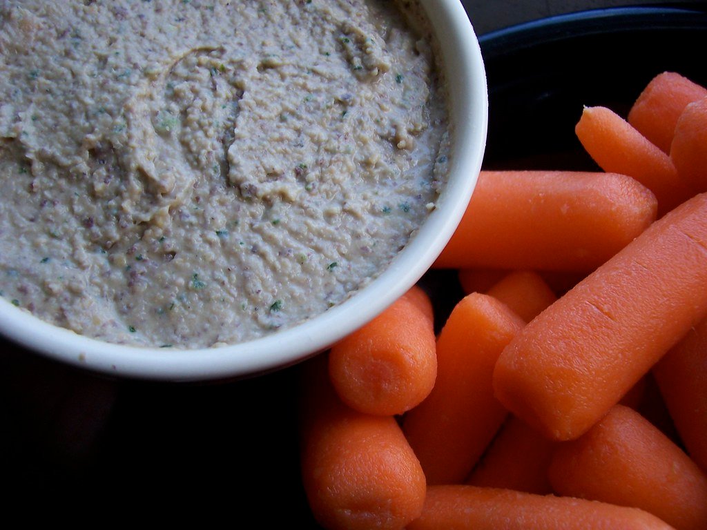 hummus with black chickpeas