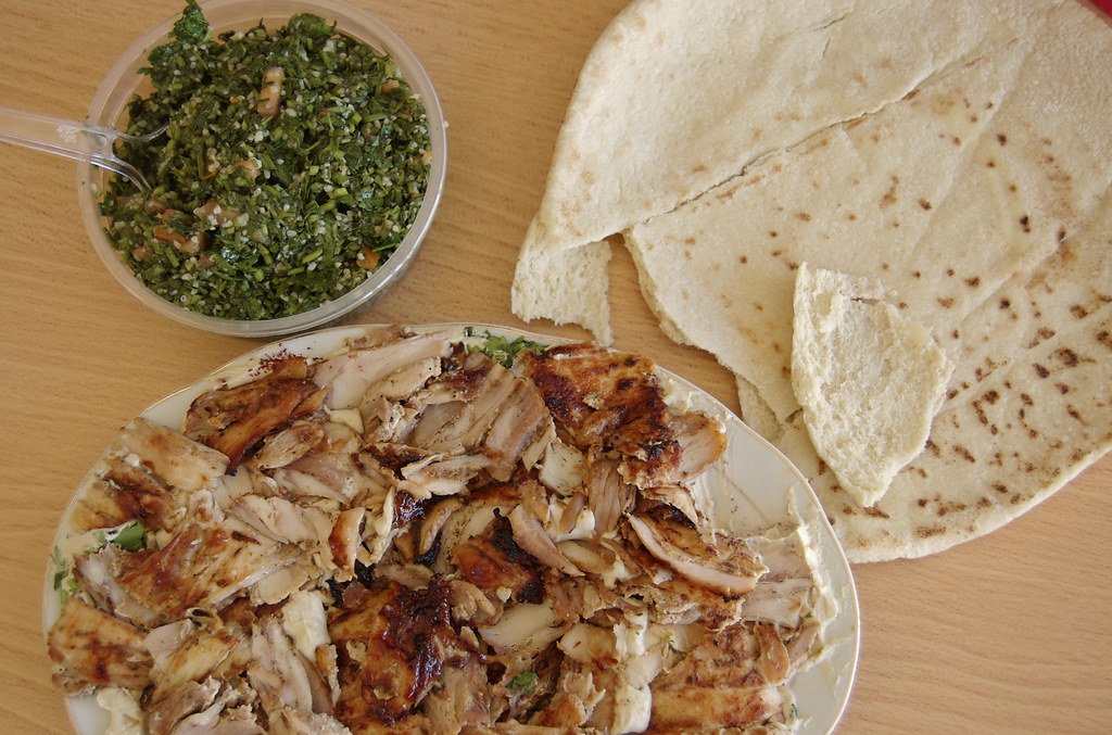 hummus with shawarma